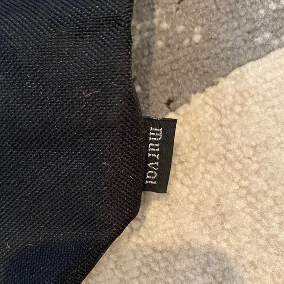 Murval black tote bag with faux fur trim- perfect for the holidays! - Picture 2 of 6